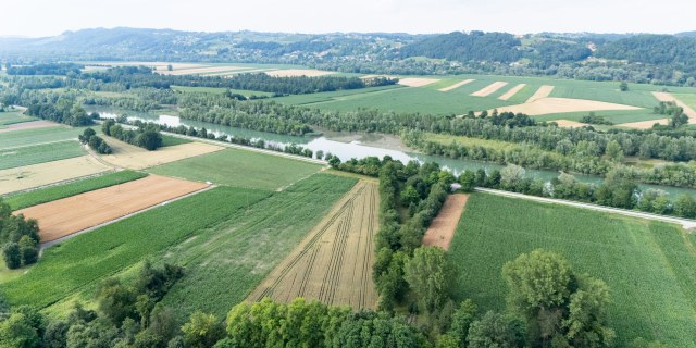Kanal reke Drave iz zraka